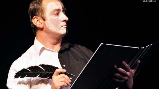 Gombrowiczowski "Wieczór w Resursie"