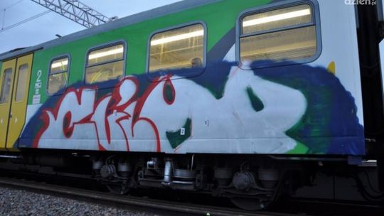 Grafficiarze w rękach policjantów