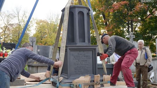 Grób rodziny Mierzyńskich odrestaurowany