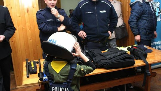 Grójec. Dzielnicowi na pikniku patriotycznym