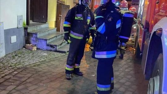 Grójec. Pożar w bloku przy ul. Mogielnickiej 