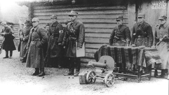 Grot o Janie Piwniku "Ponurym"