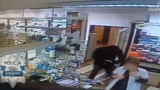 Groził aptekarce siekierą i ukradł utarg