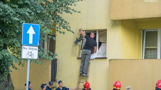 Groził, że wysadzi blok na XV-leciu. Zdjęcia
