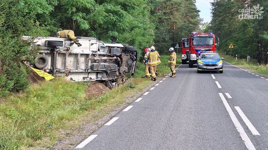 Groźny wypadek na DK48. Dwie osoby trafiły do szpitala