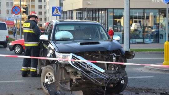 Groźny wypadek przy Galerii Słonecznej. Dwaj ranni!