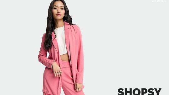 Grunge, kowboj czy baletcore - 8 stylów w ubraniach, które są istotne tej jesieni