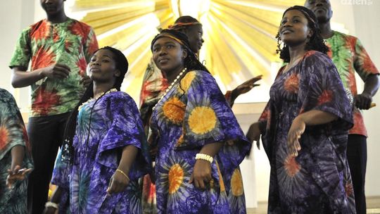 Grupa „Claret Gospel” i Robert Grudzień  w parafii na Gołębiowie