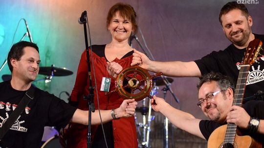 Grupa trzymająca ster wygrała RAFĘ