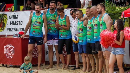 Halowi mistrzowie świata zagrają na plaży w Przysusze