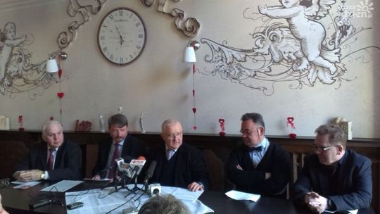 Handel w niedziele – kupcy proszą o głos