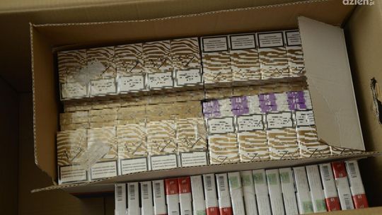 Handlarze nielegalnym tytoniem w rękach policji