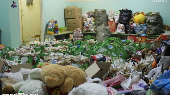 Hojny Zielony Mikołaj rozdał prezenty