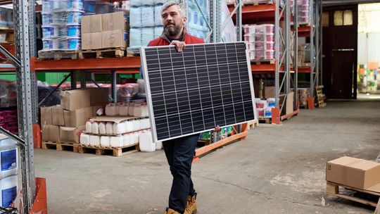 Hurtownia fotowoltaiczna jako kluczowe zaplecze inwestycji PV