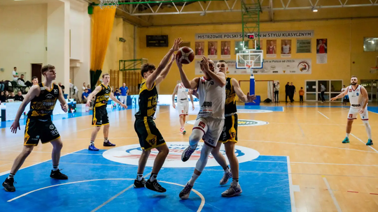HydroTruck efektownie zakończył rok zwycięstwem nad Żubrami