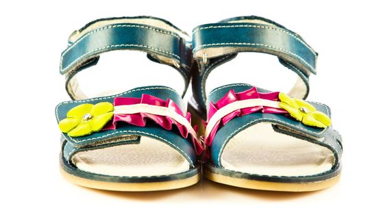 Idealne sandałki dla dziewczynki