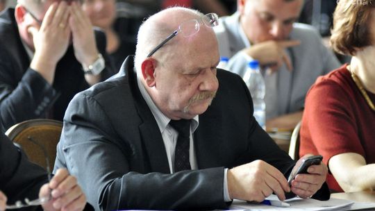 Ile radny Pacholec zarobił na zamówieniach z ZUK?