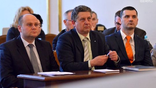 Ile w 2012 roku zarobiły władze Radomia?