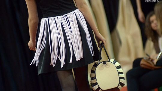 Ile zarabiają szafiarki?