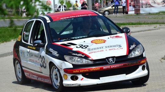 Impreza samochodowa "Superoes"