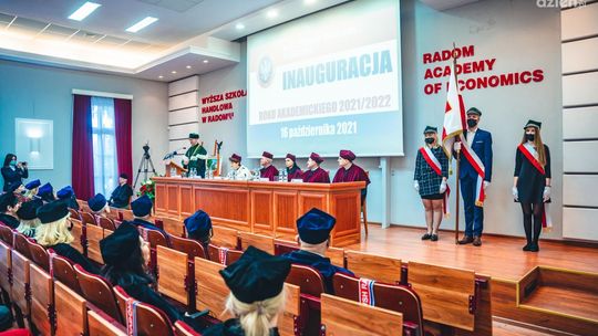 Inauguracja roku akademickiego w Wyższej Szkole Handlowej. Uczelnia wkrótce zmieni nazwę