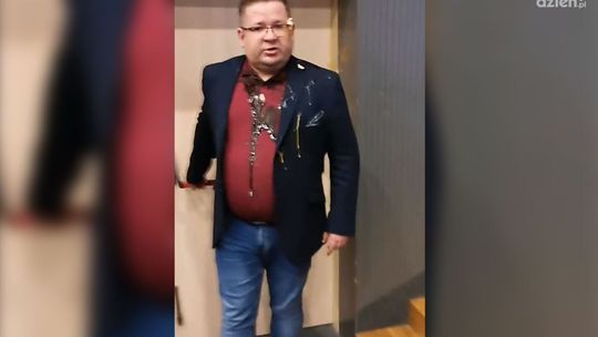 Informacje. Burmistrz Iłży obrzucany jajkami