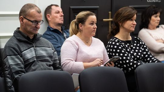 Informacje. Co z masztami telekomunikacyjnymi?