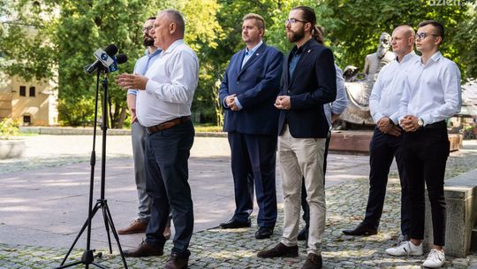 Informacje. Jedynka Bezpartyjnych Samorządowców do sejmu 