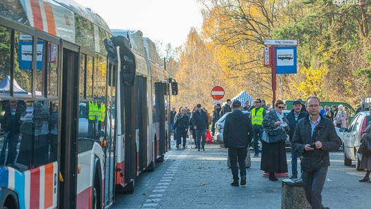 Informacje. Komunikacja na Wszystkich Świętych