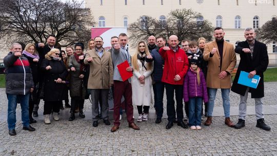 Informacje. Kto do rady z Widzialnej Ręki? 