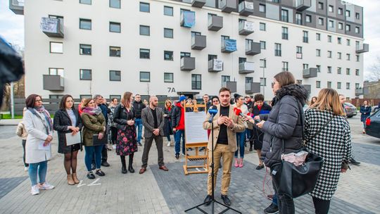 Informacje. Mieszkańcy bloków przy ul. Tytoniowej protestują