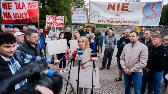 Informacje. Mieszkańcy przeciwko budowie masztu