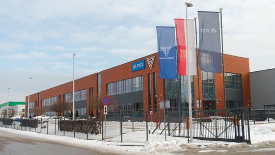 Informacje. Nocny pożar w Fabryce Broni