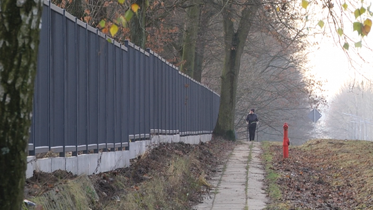 Informacje. Nowe ogrodzenie przy szpitalu na Krychnowicach