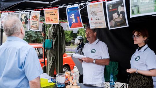 Informacje. Obchody Czerwca '76