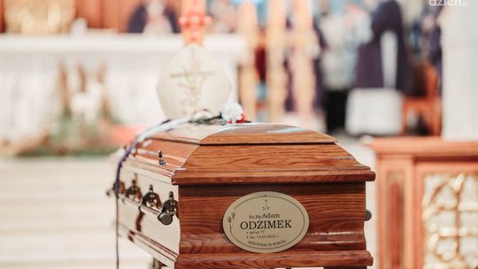 Informacje. Ostatnie pożegnanie bp Adama Odzimka