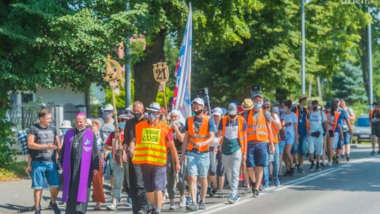 Informacje. Pielgrzymka z ograniczeniami 
