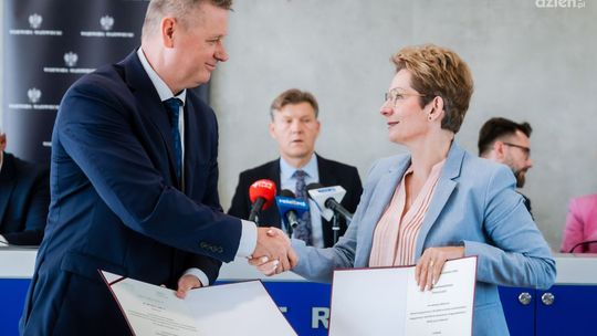 Informacje. Ponad 11 mln zł na drogi