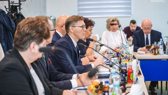 Informacje. Powiat radomski ma budżet Informacje. Powiat radomski ma budżet