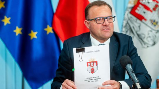 Informacje. Prezydent przeciwko obniżce pensji