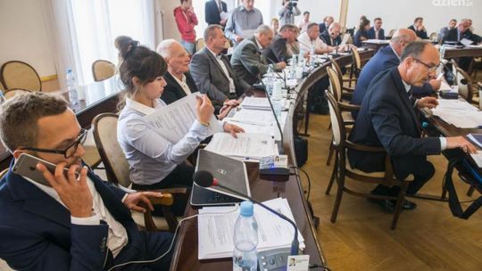 Informacje. Radni przeciw podwyżce