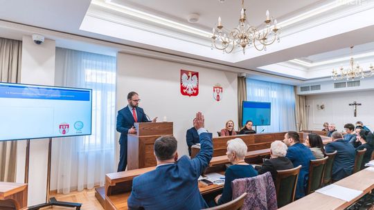 Informacje. Radni przyjęli budżet miasta na 2023 r.