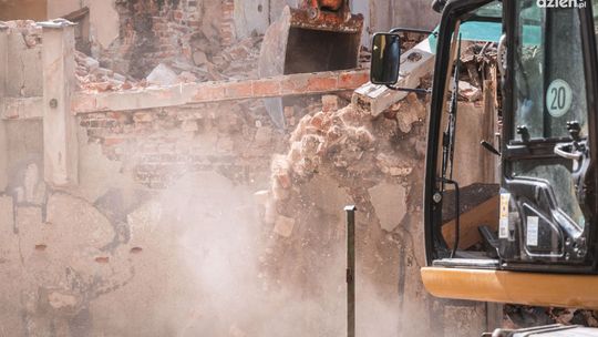 Informacje. Rozbiórka kamienicy