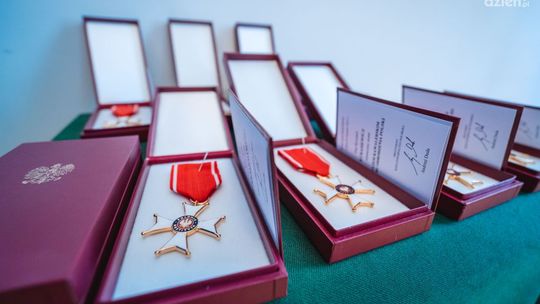 Informacje. Wręczono odznaczenia państwowe