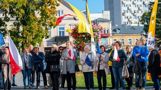 Informacje. Zaprotestowali przeciw wyrokowi TK