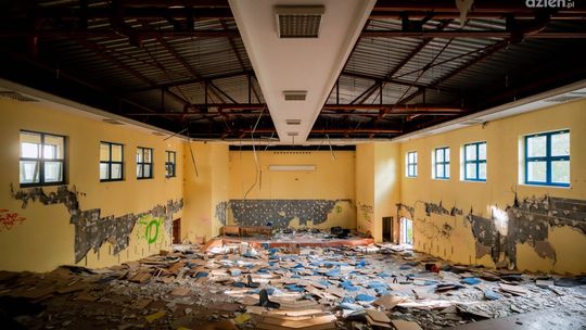 Informacje. Została ruina i długi. Co z budynkiem WSB?
