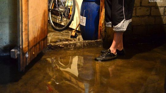 INTERWENCJE: Fekalia notorycznie zalewają piwnice