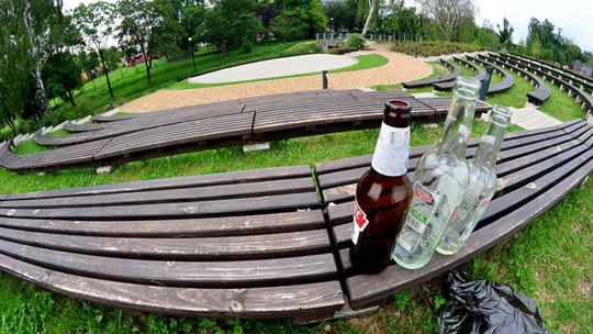 INTERWENCJE: Nowoczesny plac zabaw i... wandale