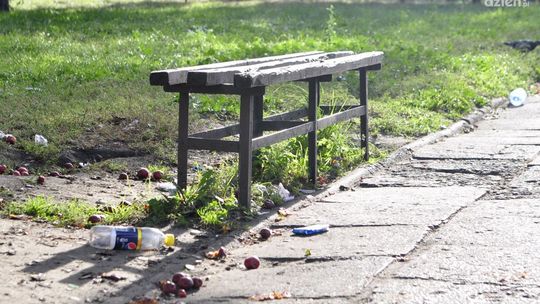 INTERWENCJE: Plac Małgorzatki w ciemnościach i śmieciach