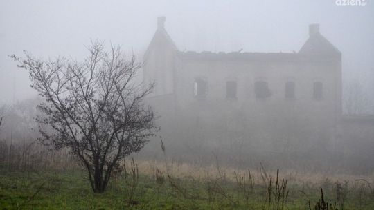 INTERWENCJE: Ulica Boczna - sterty śmieci i rudera